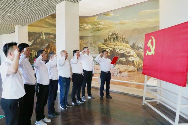 中铁电气化局景旭公司：邢台景程项目党支部开展“大国顶梁柱 永远跟党走”主题党日活动